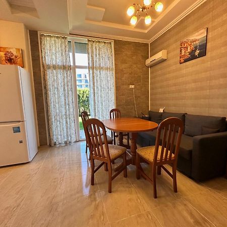 Apartments In Vip Classic Pantai Sunny Bagian luar foto