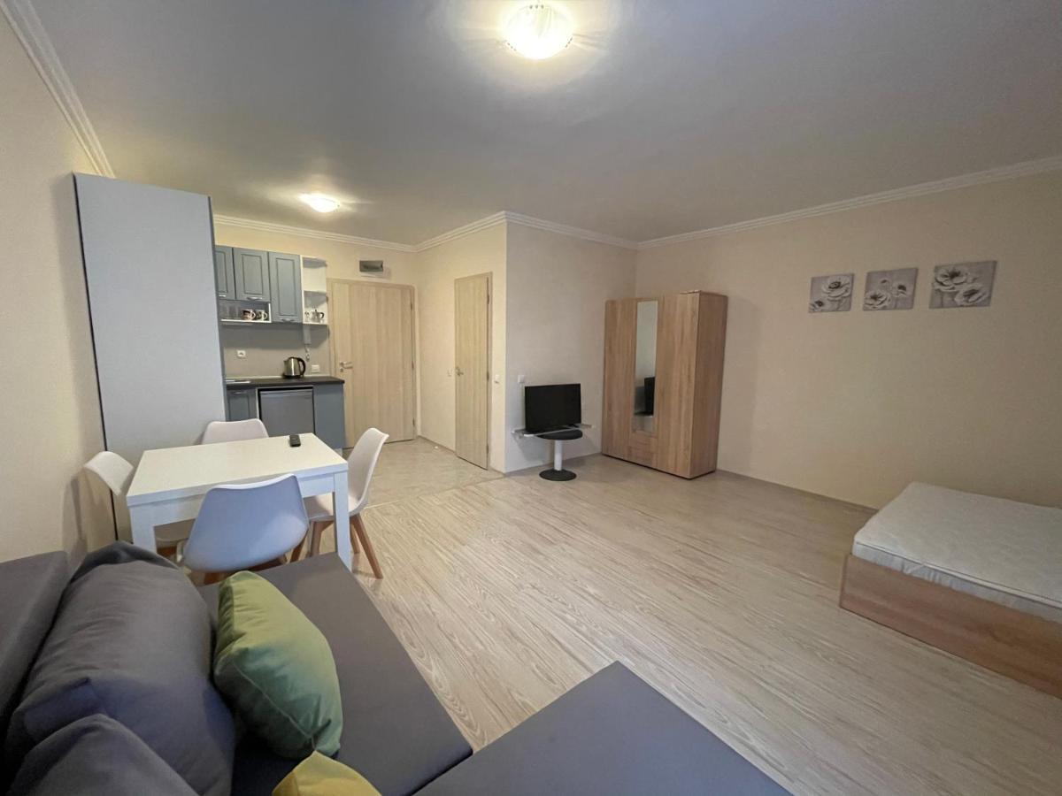 Apartments In Vip Classic Pantai Sunny Bagian luar foto