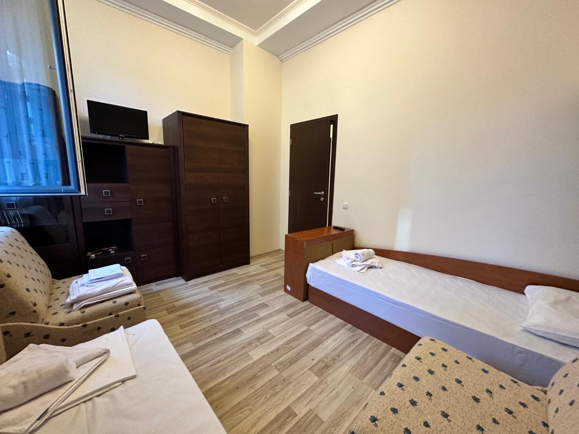 Apartments In Vip Classic Pantai Sunny Bagian luar foto